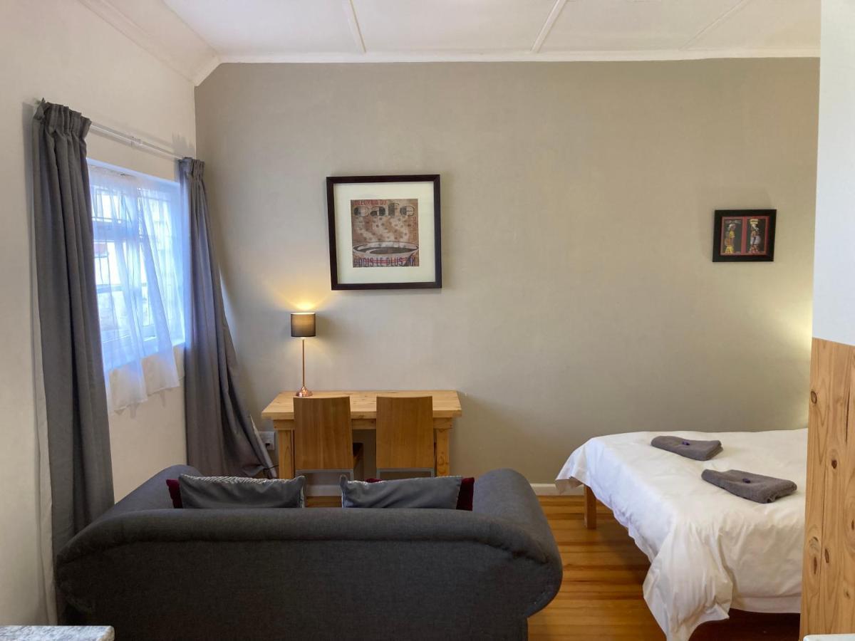 Kirknewton Hotel Port Elizabeth Buitenkant foto