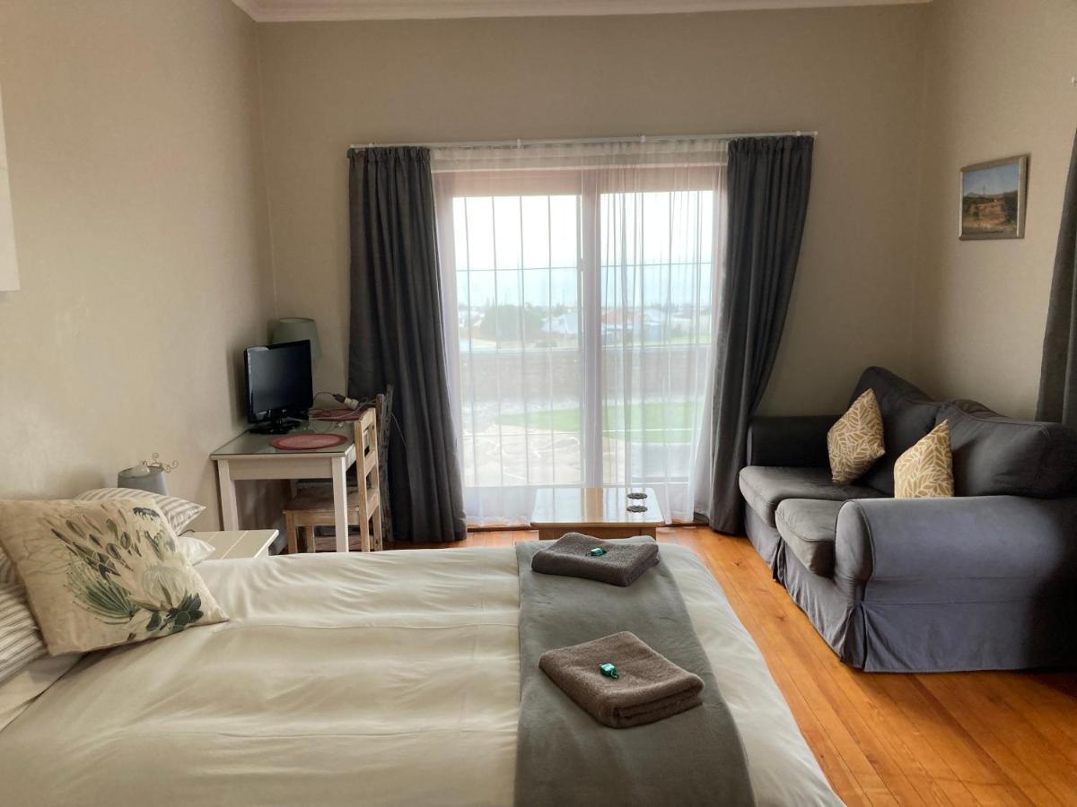 Kirknewton Hotel Port Elizabeth Buitenkant foto