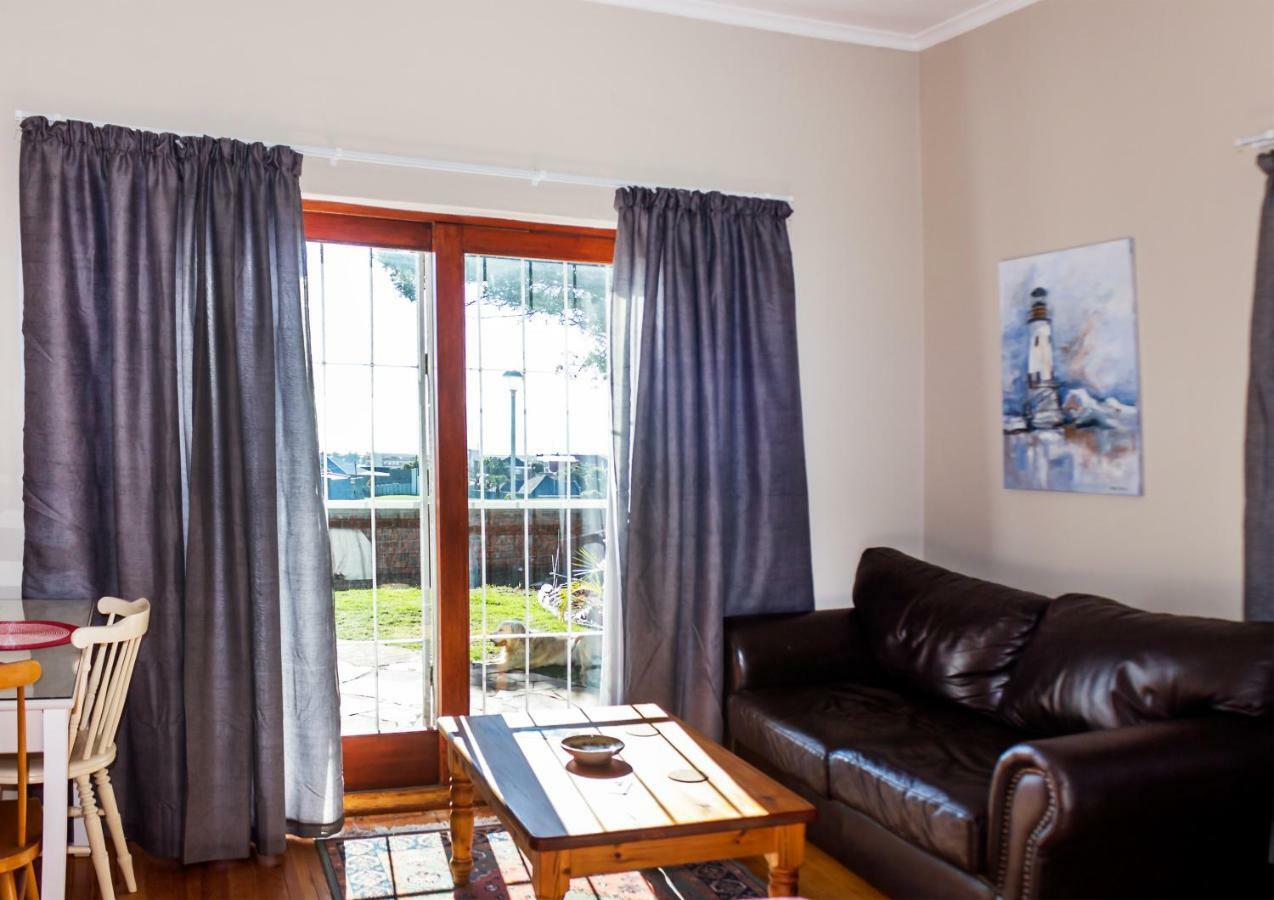 Kirknewton Hotel Port Elizabeth Buitenkant foto