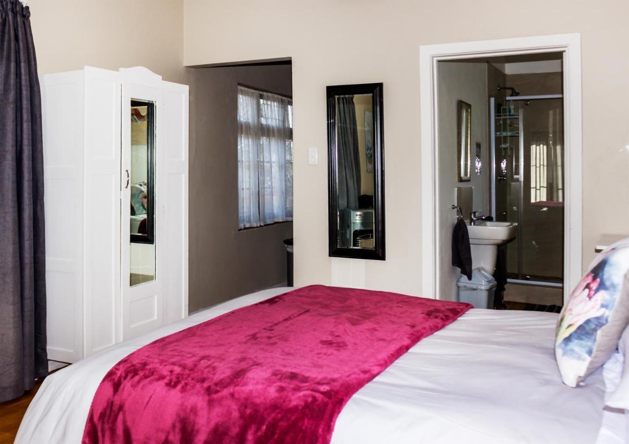 Kirknewton Hotel Port Elizabeth Buitenkant foto